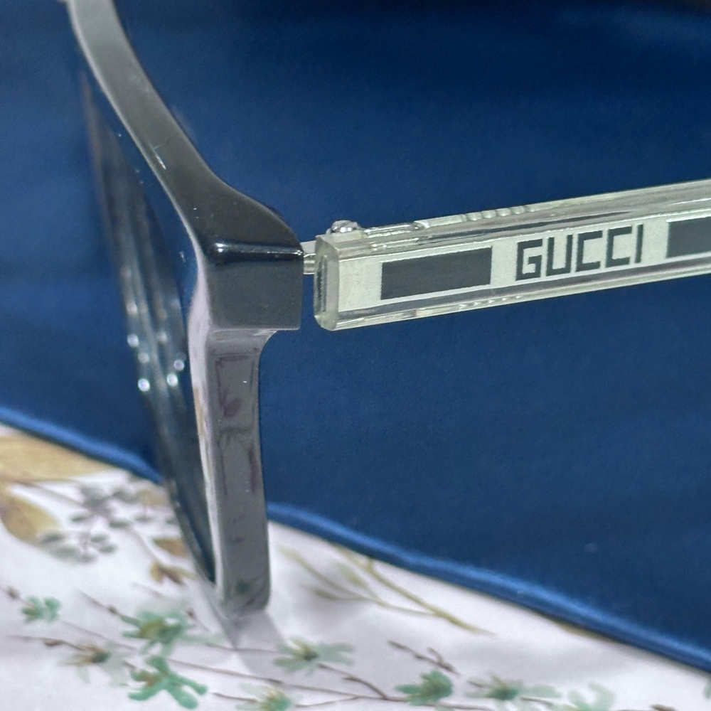 Gucci Clear Frame with Black Temples Women's Glasses